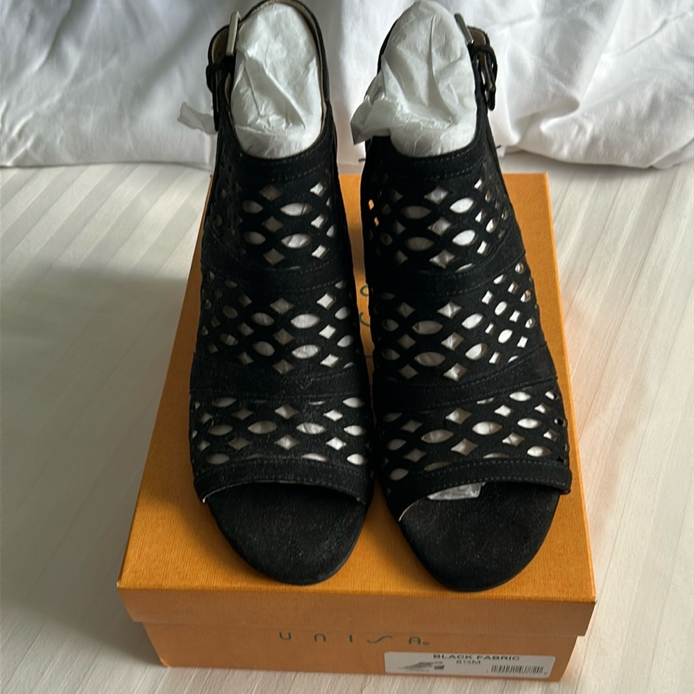 Ladies Black Fabric heels